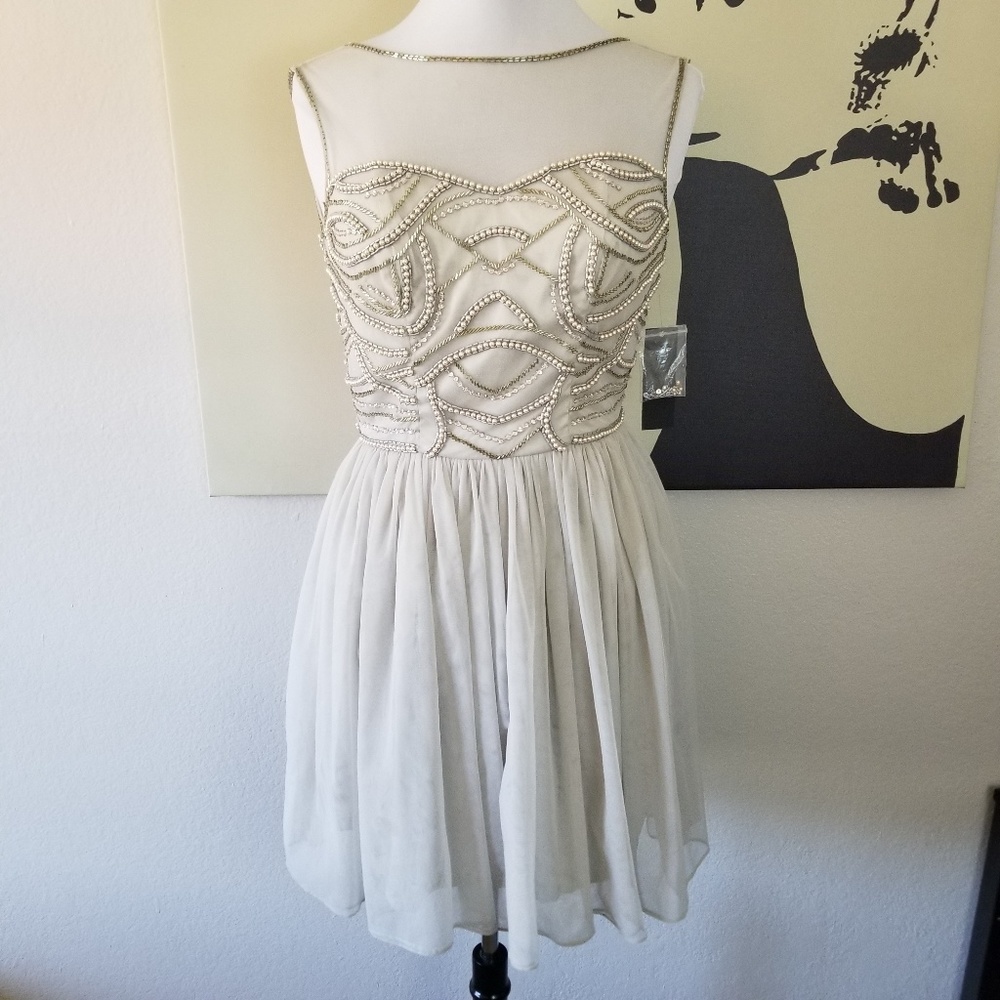 SOLD 💫 Light Silver/Grey Pearl Beaded Dress 6